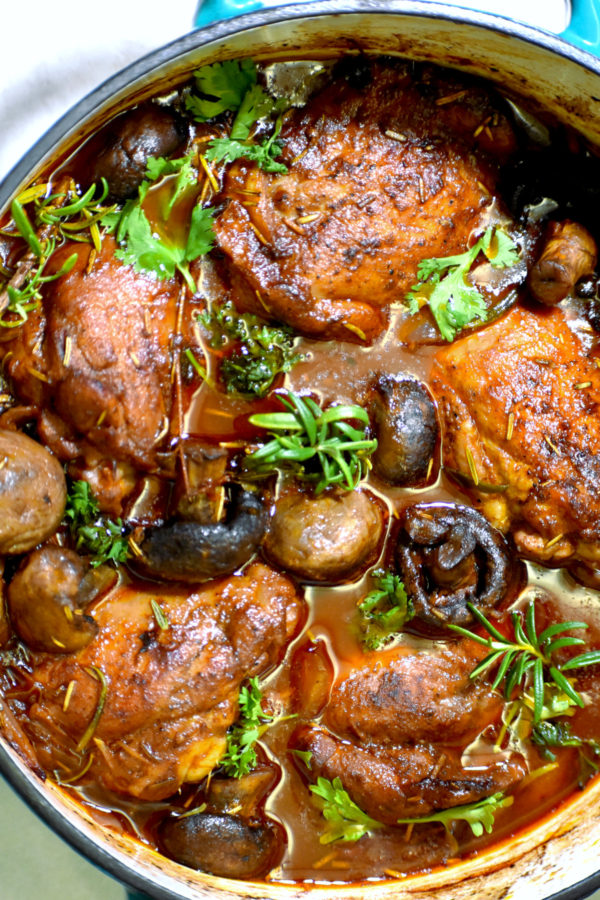 45个最好的周日晚餐主意-地中海红烧鸡。