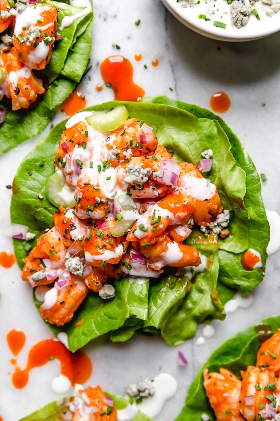30个最好的生菜卷食谱-水牛虾。