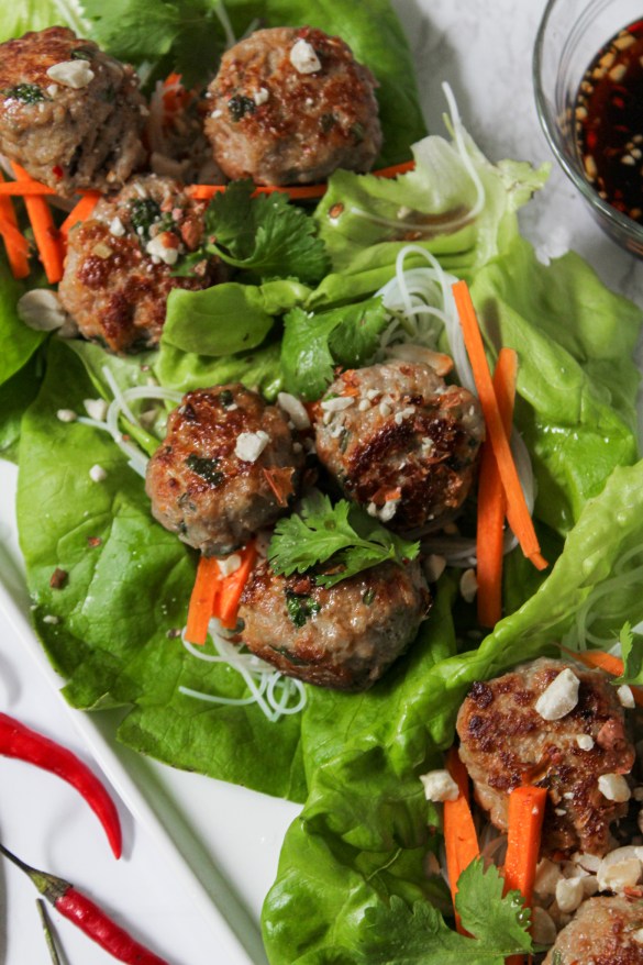 30个最好的生菜卷食谱-越南肉丸。