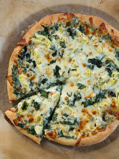 35个最好的披萨食谱-菠菜洋蓟。