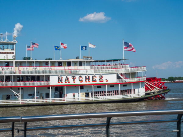 密西西比河上的蒸汽船。